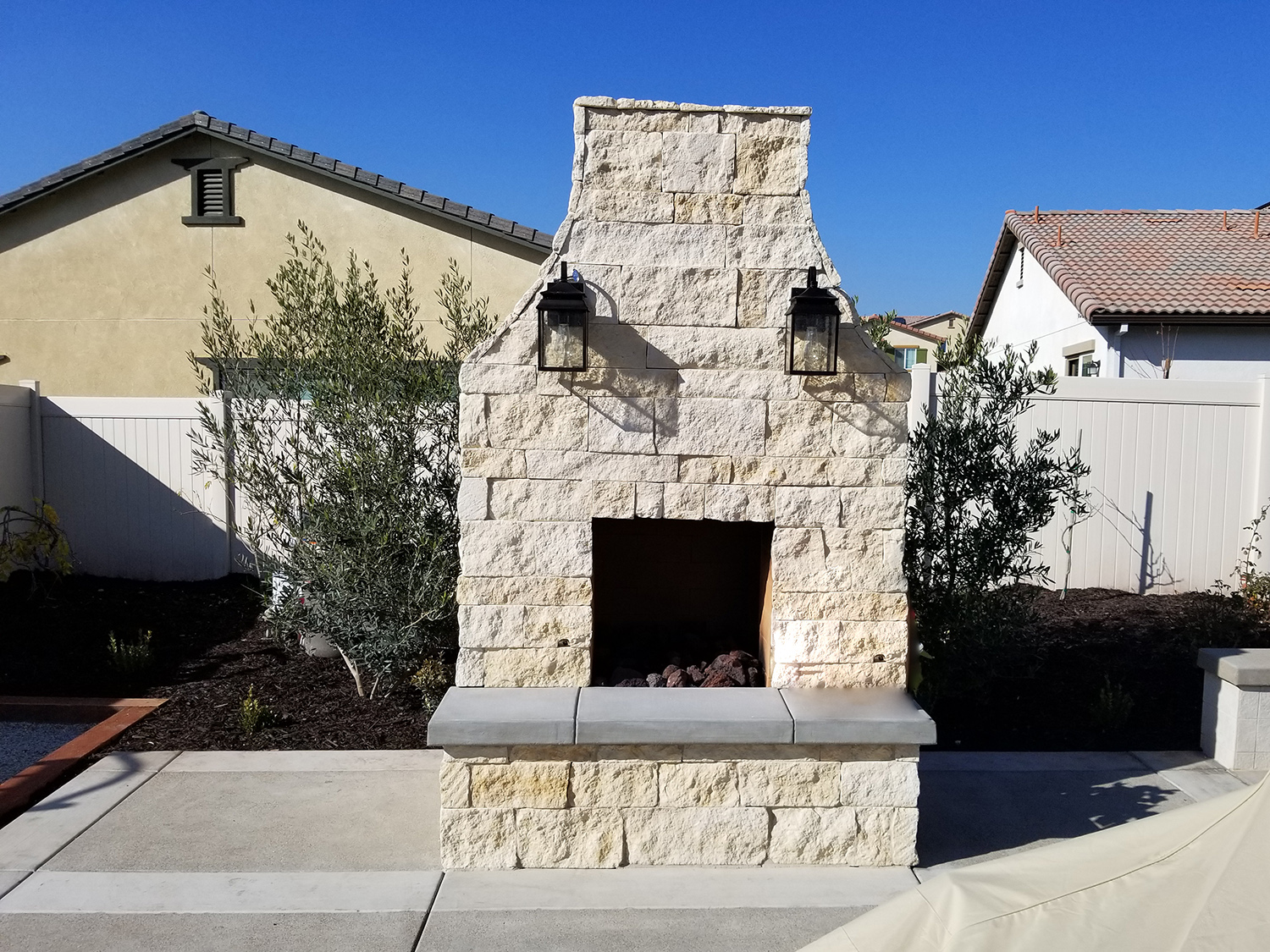 Outdoor fireplace